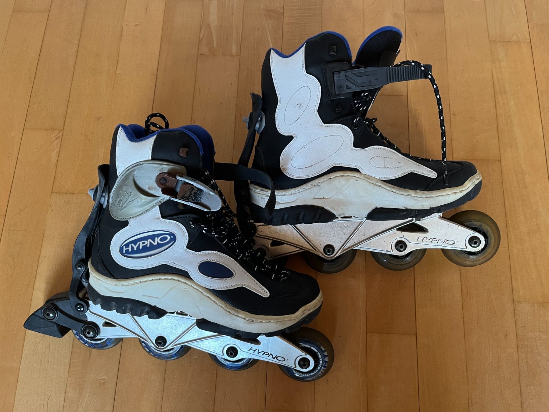 Pattini in linea & Pattini a rotelle: Rollerblades mit abnehmbaren Rollen Grösse 42 – Usato da Ostermundigen venduto da Schmiedi70
