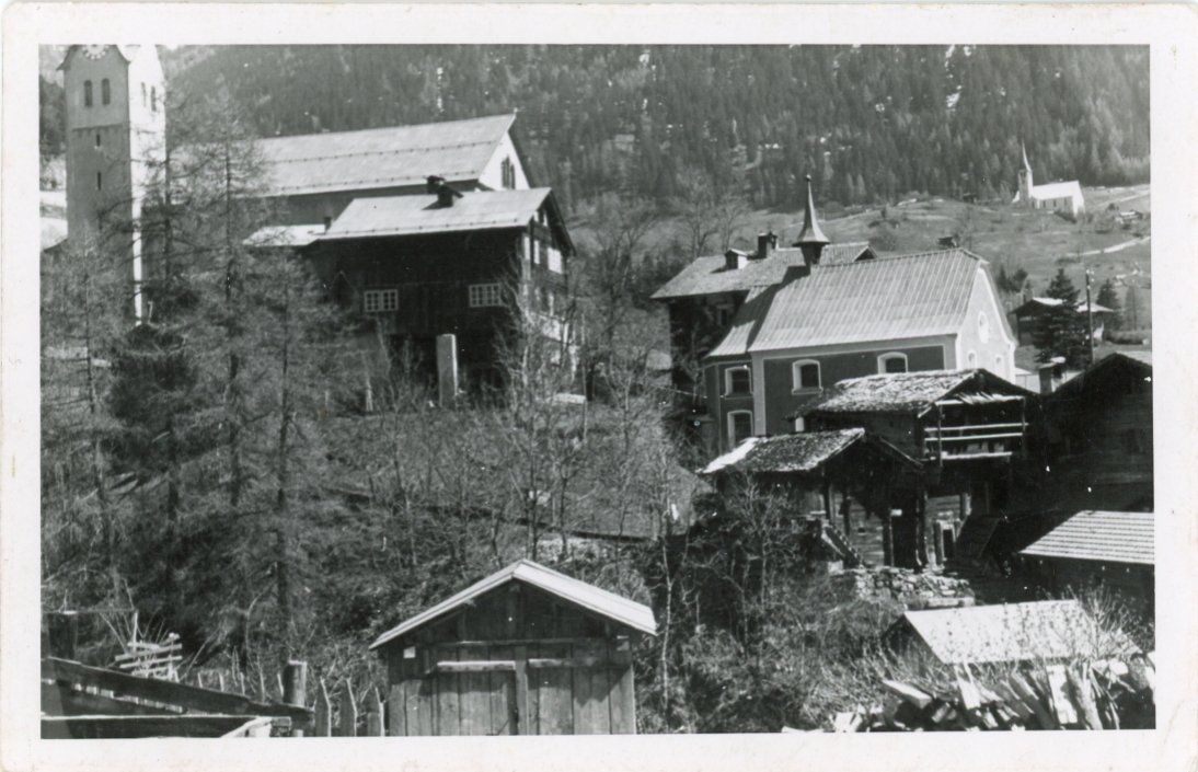 Cartoline postali: Fiesch   VS   -   Dorfpartie – Usato da Brig venduto da Valcards54