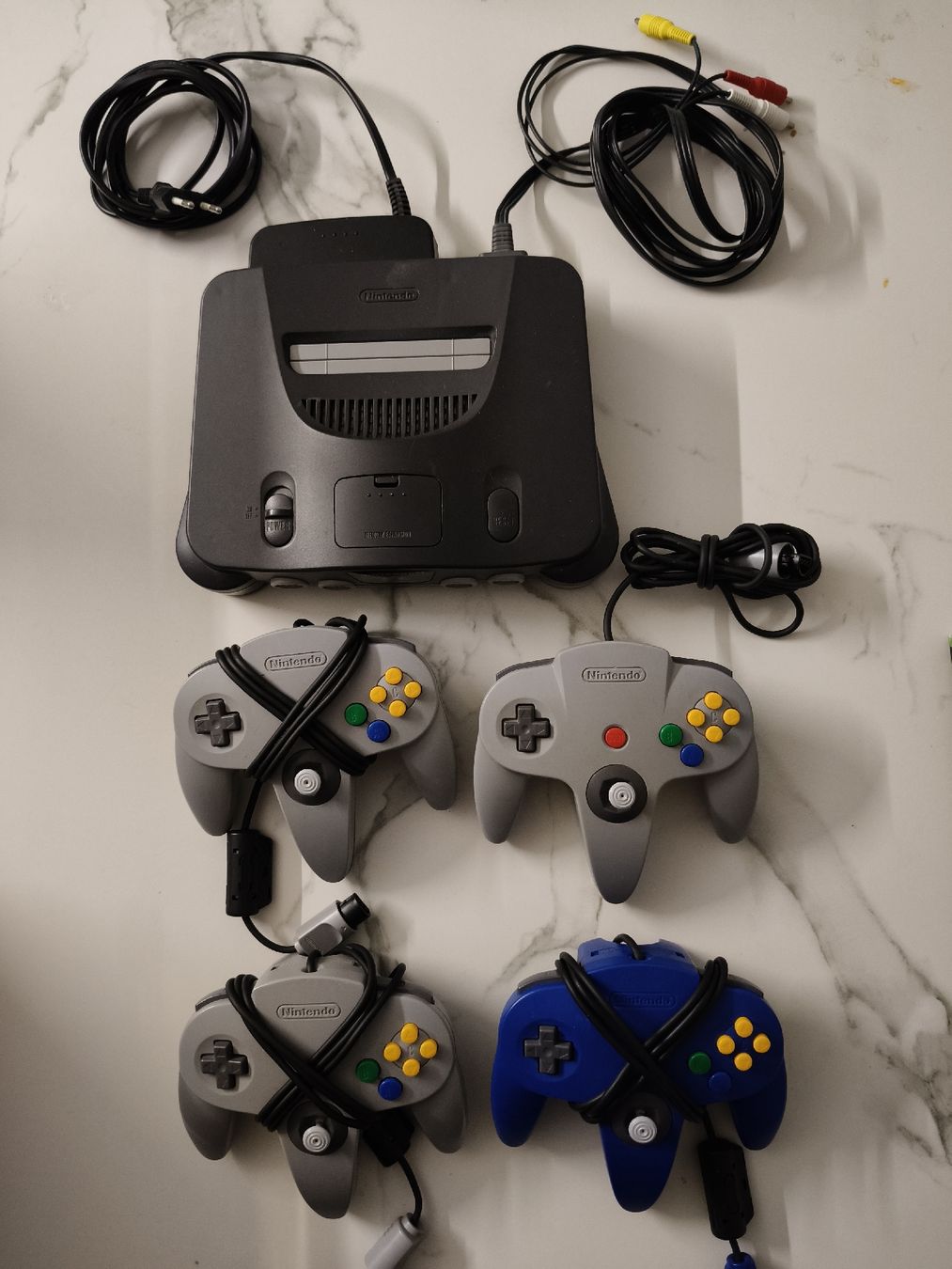Nintendo Konsolen: Nintendo 64 Konsole mit 4 Controller - Top Zustand! – Gebraucht aus Oensingen von ece_8k7q 1
