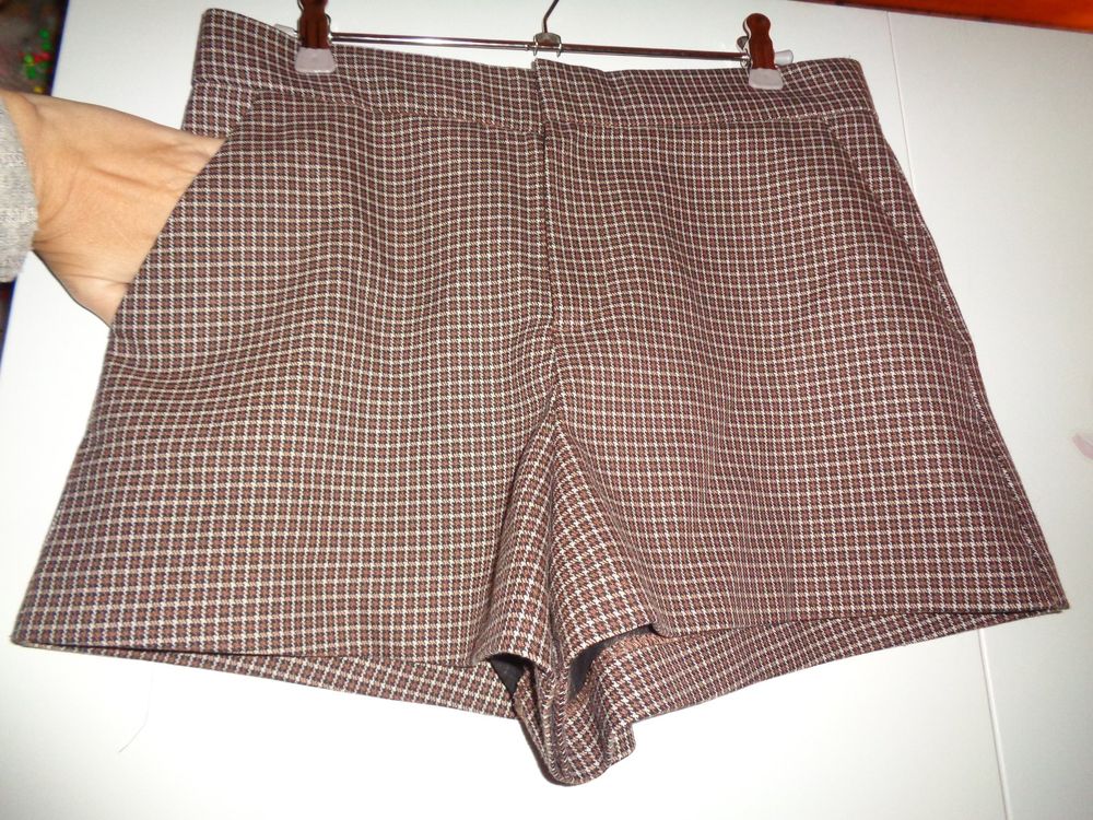 Zara Pantaloni: *** Kurze Shorts *** / von ZARA – Nuovo (secondo la descrizione) da Othmarsingen venduto da Leuchtturmlady 3