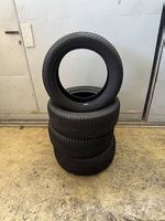 Winterreifen 215/55 R17 94 V