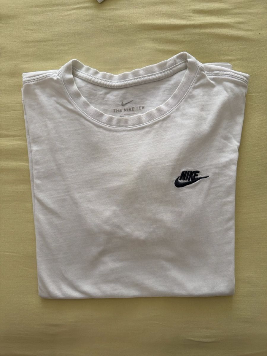 Nike T-shirts: Nike tshirt size L – D'occasion à Zürich par btan0