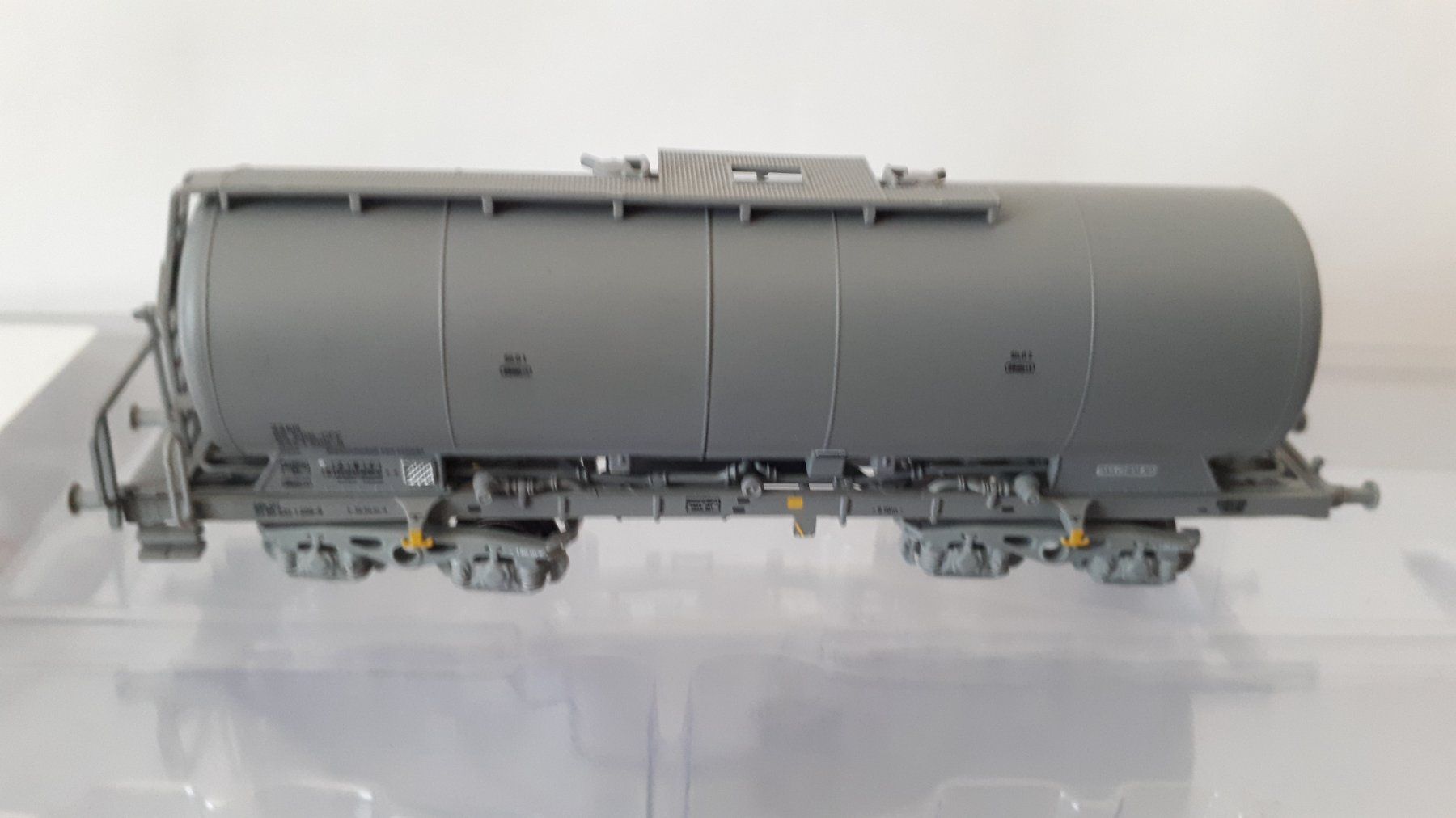 Hobbytrain Modellini di ferrovie: Hobbytrain SBB UACS "SBB Cargo" 3er Set Silowagen H23480 – Nuovo e nell'imballaggio originale da Biberist venduto da Ntrains 3