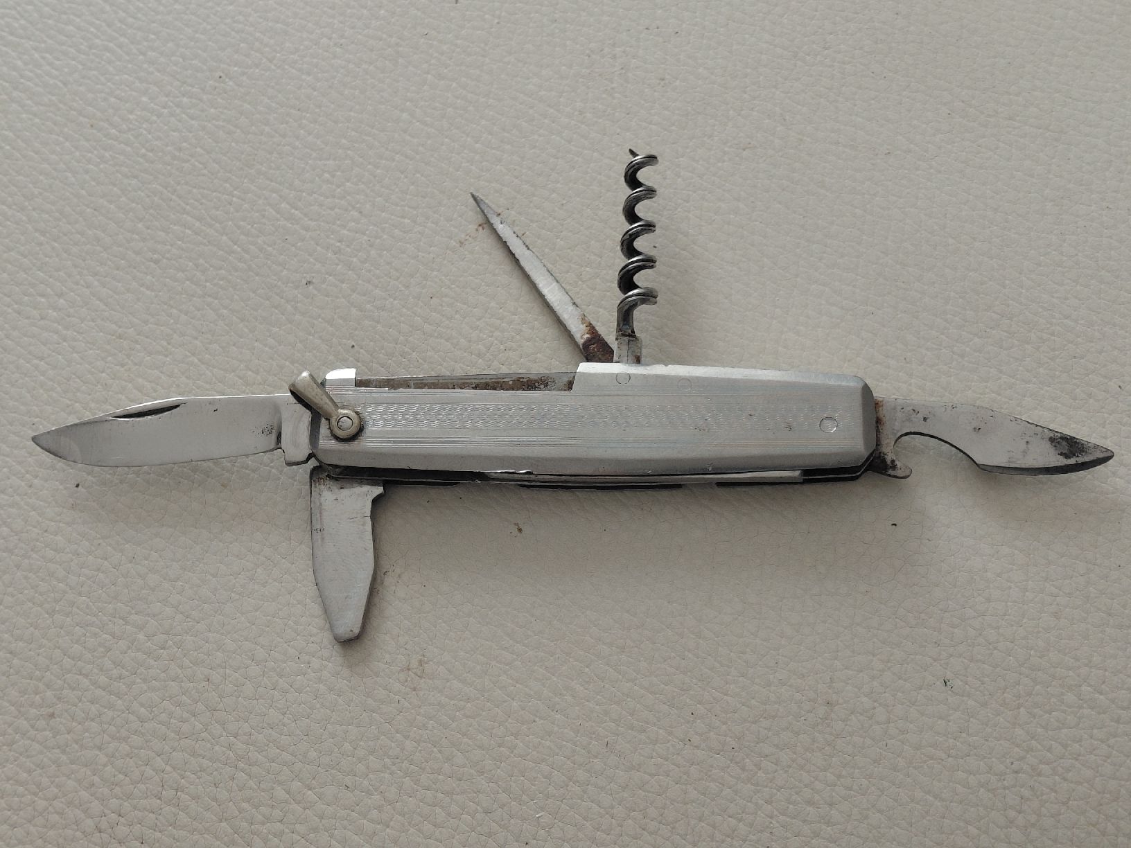 Taschenmesser: Multifunktionsmesser Metall mit Korkenzieher gebraucht – Defekt aus Belp von mar_76s8