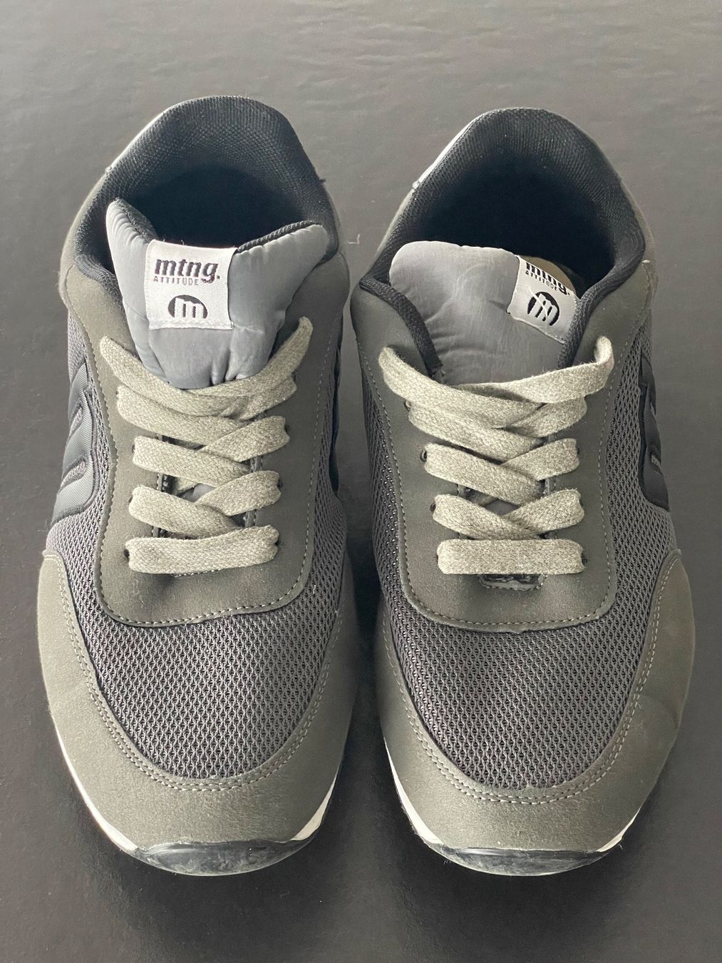 Herrenschuhe: Mesh/Leder Walking Sneaker grau Grösse 43 – Gebraucht aus Klingnau von Quasimondo 1