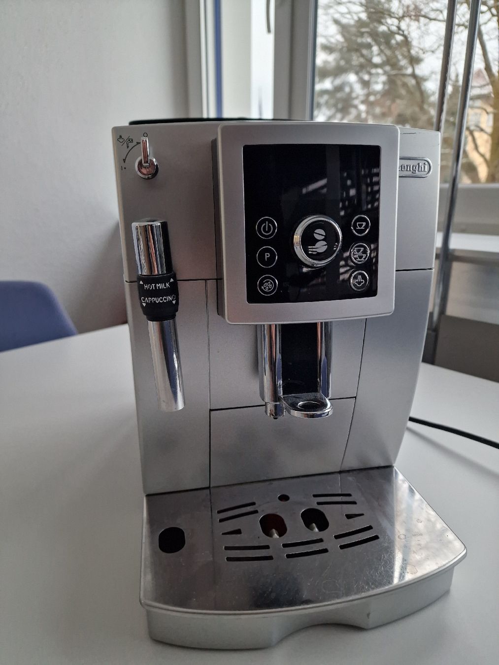 De'Longhi Kaffeemaschinen & Espressomaschinen: Kaffeemaschine De Longhi ECAM23.420 – Gebraucht aus Oftringen von Tunertune