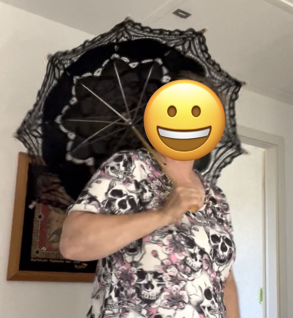 Ombrelloni: Sonnenschirm im Gotischem Style! – Nuovo (secondo la descrizione) da Kallnach venduto da sta_sy57 5