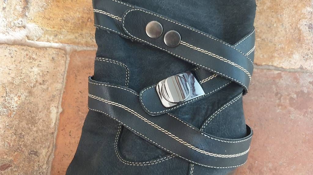 Scarpe da donna: Bottes à talons – Usato da Pully venduto da san_b2w6 2