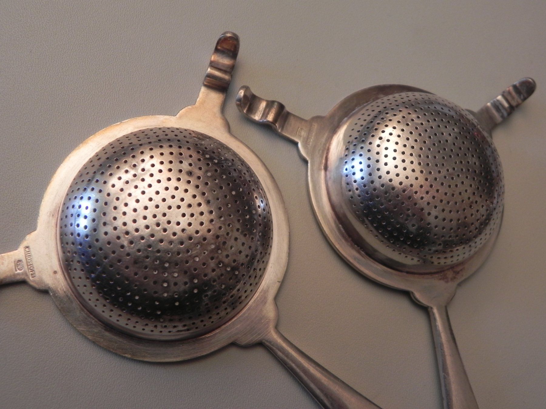Christofle Set di piatti: 2 Teesieb/Teefilter CHRISTOFLE Paris – Usato da Minusio venduto da Lory64 4