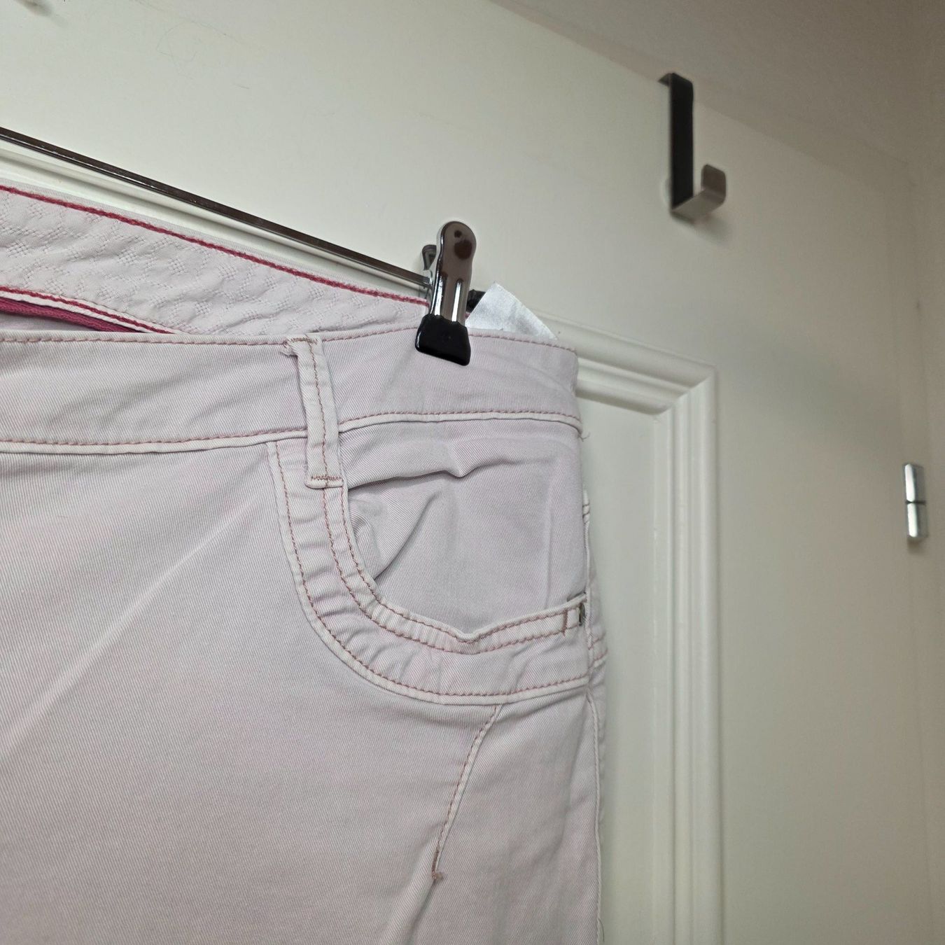 Cecil Pantaloni: Hellrosa Jeans von Cecil – klassischer Schnitt – Usato da Wald ZH venduto da CapLux 2