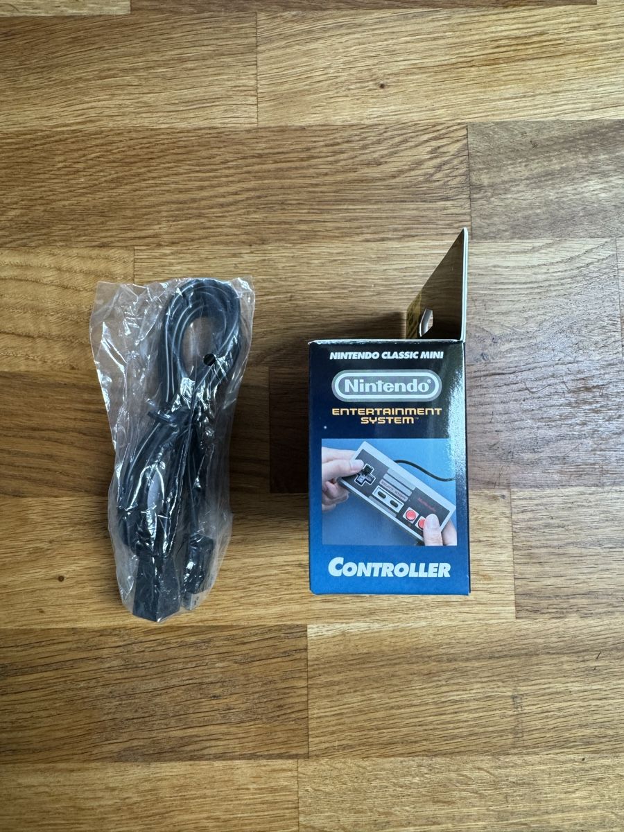 Nintendo Console: Nintendo NES Classic Mini Controller & 2M Verlängerungskabel – Nuovo e nell'imballaggio originale da Sempach venduto da retro-colis 3