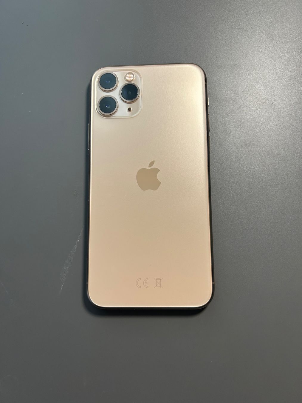 Apple Telefoni cellulari / Smartphones: iPhone 11 pro 256gb Speicher 82% Akku – Usato da Laufen venduto da nightparrot 2