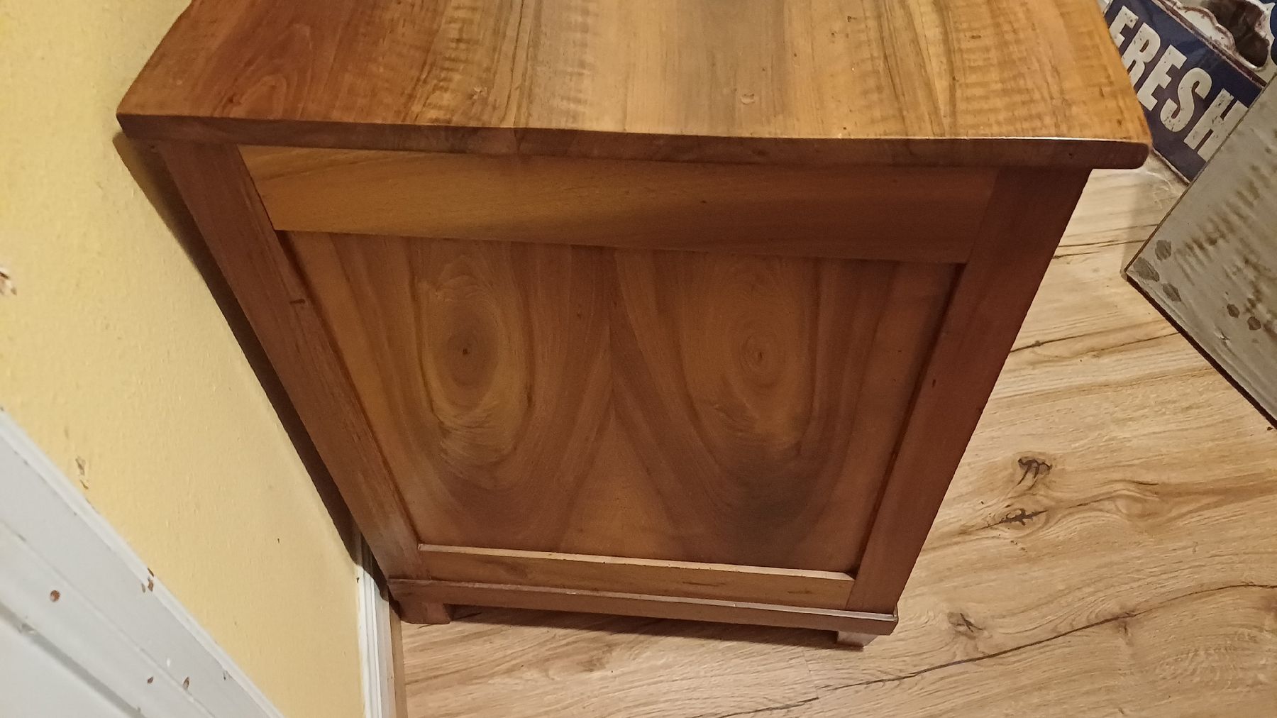 Kommoden: Schöne Biedermeier Kommode in Nussbaumholz – Gebraucht aus Flawil von Pinkmalibu 6