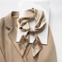 New 68cm Floral Seidentuch, Cream Beige Floral Halstuch