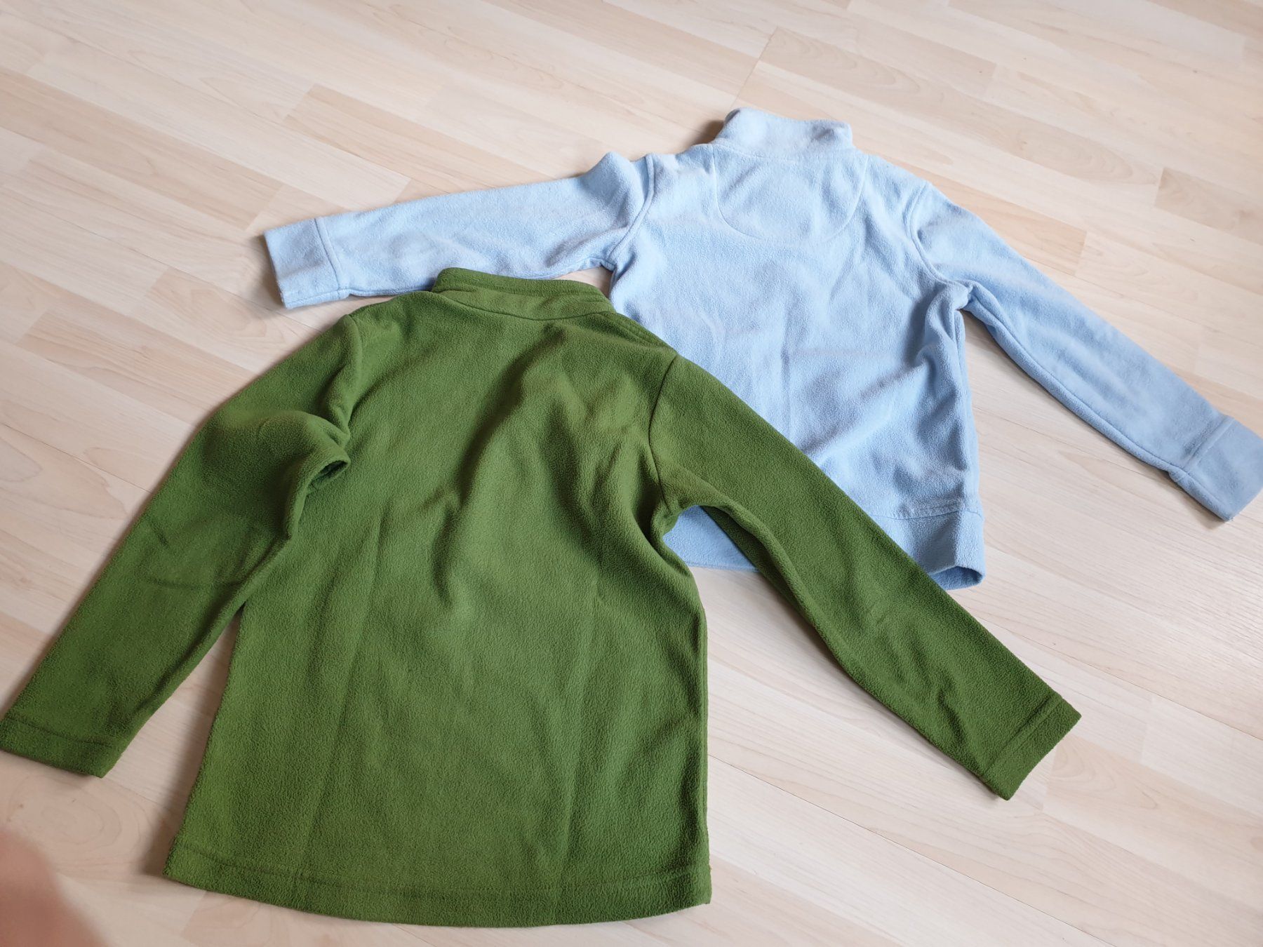 Lotti & Set di vestiti: Faserpelz Pullover und Jacke, 110 und 1166 – Usato da Schönengrund venduto da lia_t65g 3