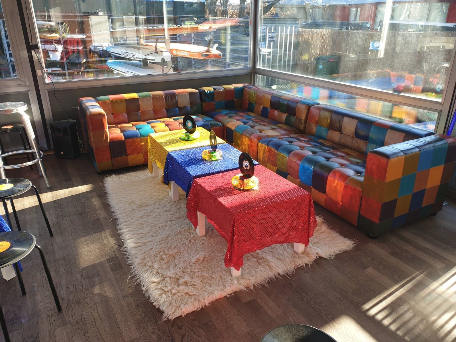 Sofas: Retro Sofa Patchwork_rechts geschlossen NEU! – Neu und originalverpackt aus Bremgarten AG von outdoorlounge 1