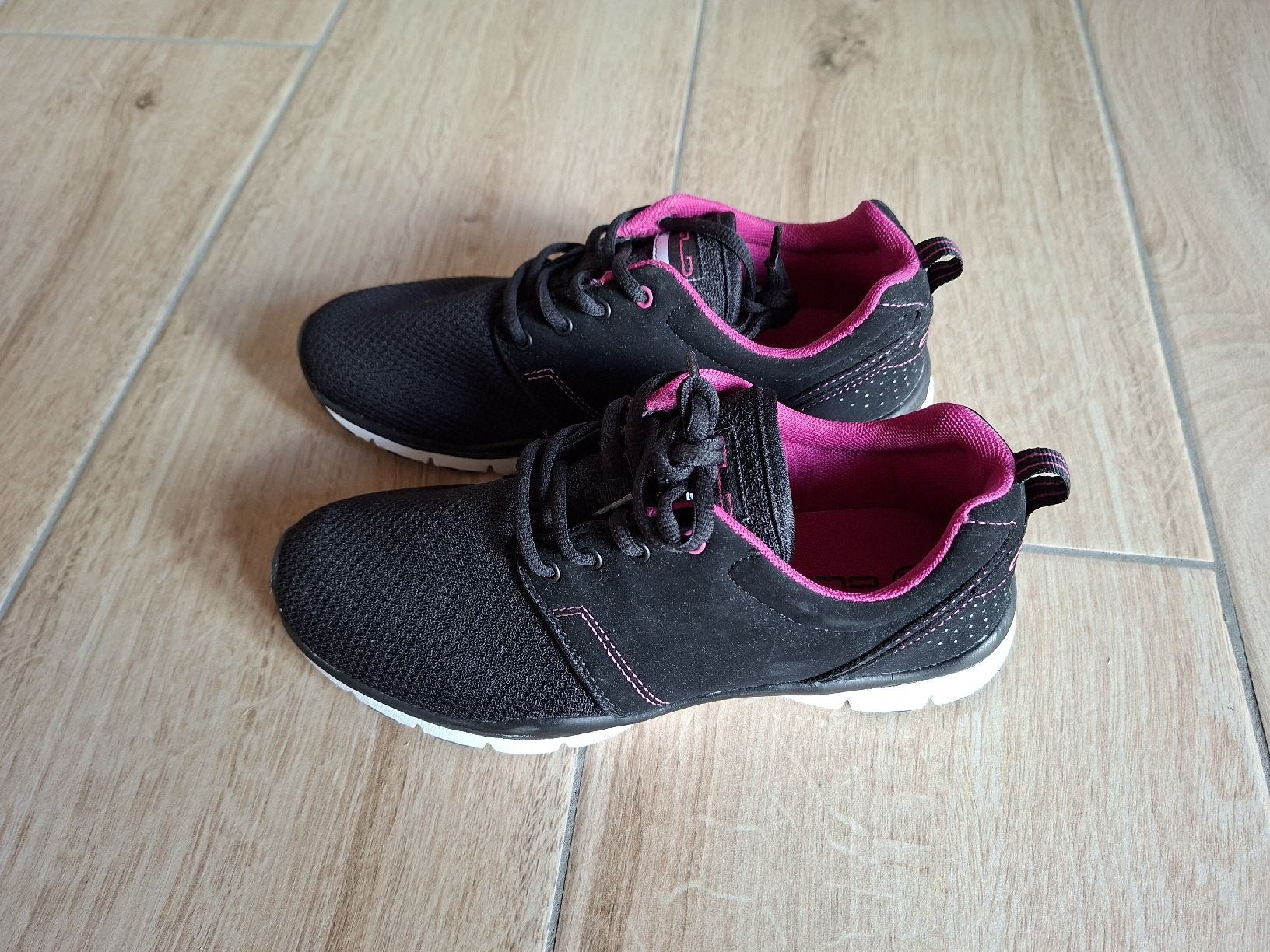 Damenschuhe: Turnschuhe Gr.38 – Neu (gemäss Beschreibung) aus Schüpfheim von lin_p7wr 1