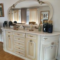 Grand Buffet laqué style italien miroir assorti.