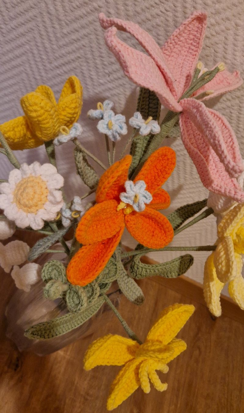 Alle Dekorationen: Handgemachte Häkelblumen – Gebraucht aus Andermatt von nin_ks9v 1