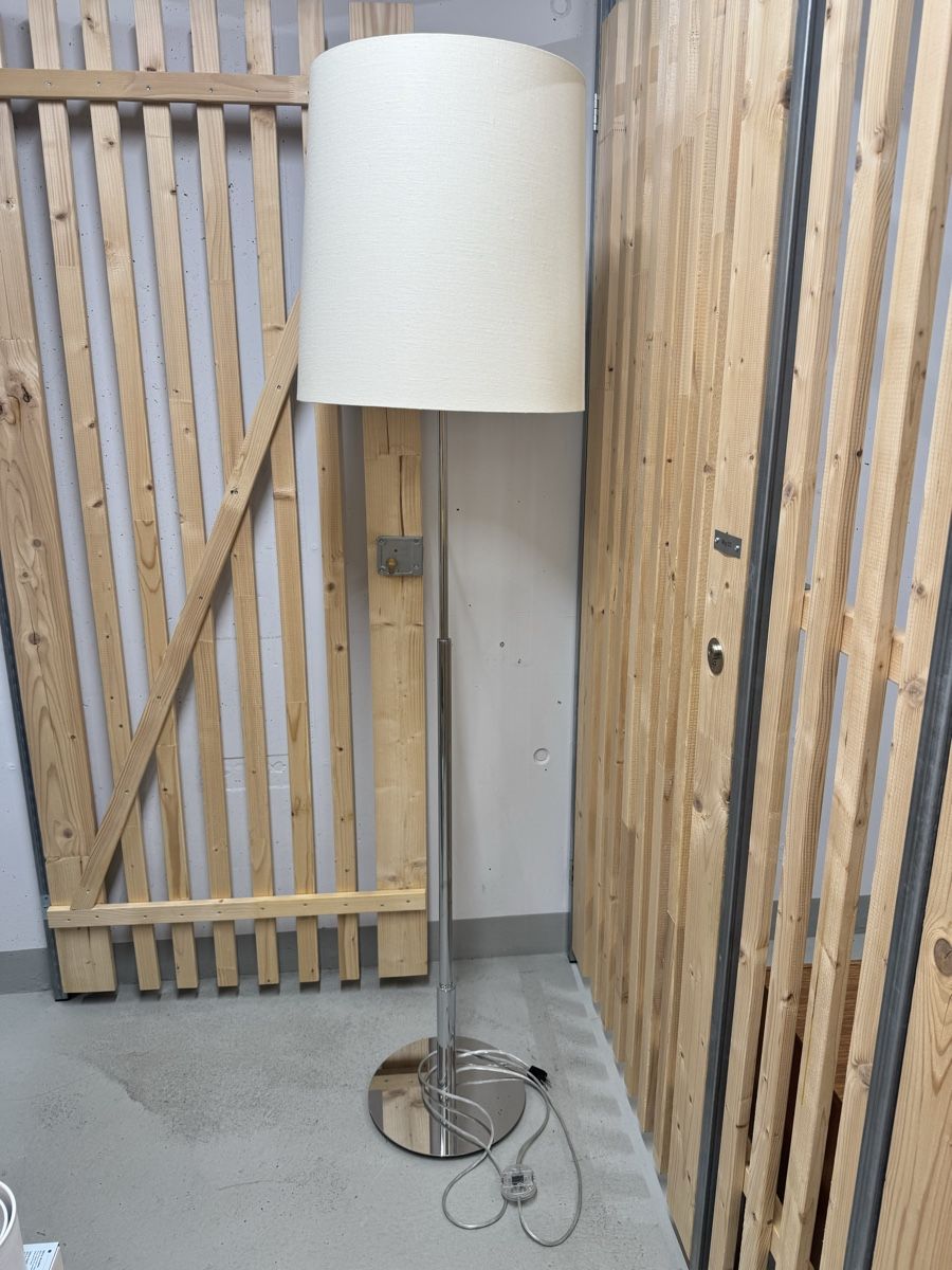 Lampade: Ständerlampe mit Schirm – Usato da Pfyn venduto da ji1