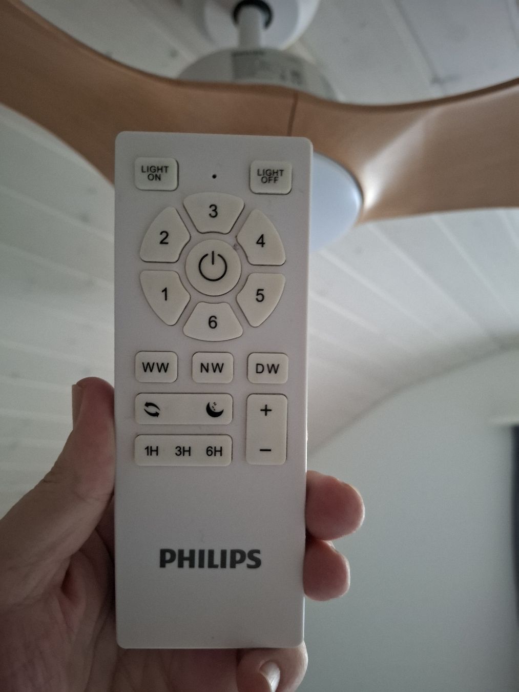 Philips Ventilatori: Leiser Philips Deckenventilator mit dimmbarem LED-Licht. – Usato da Hunzenschwil venduto da Hardrock6 2