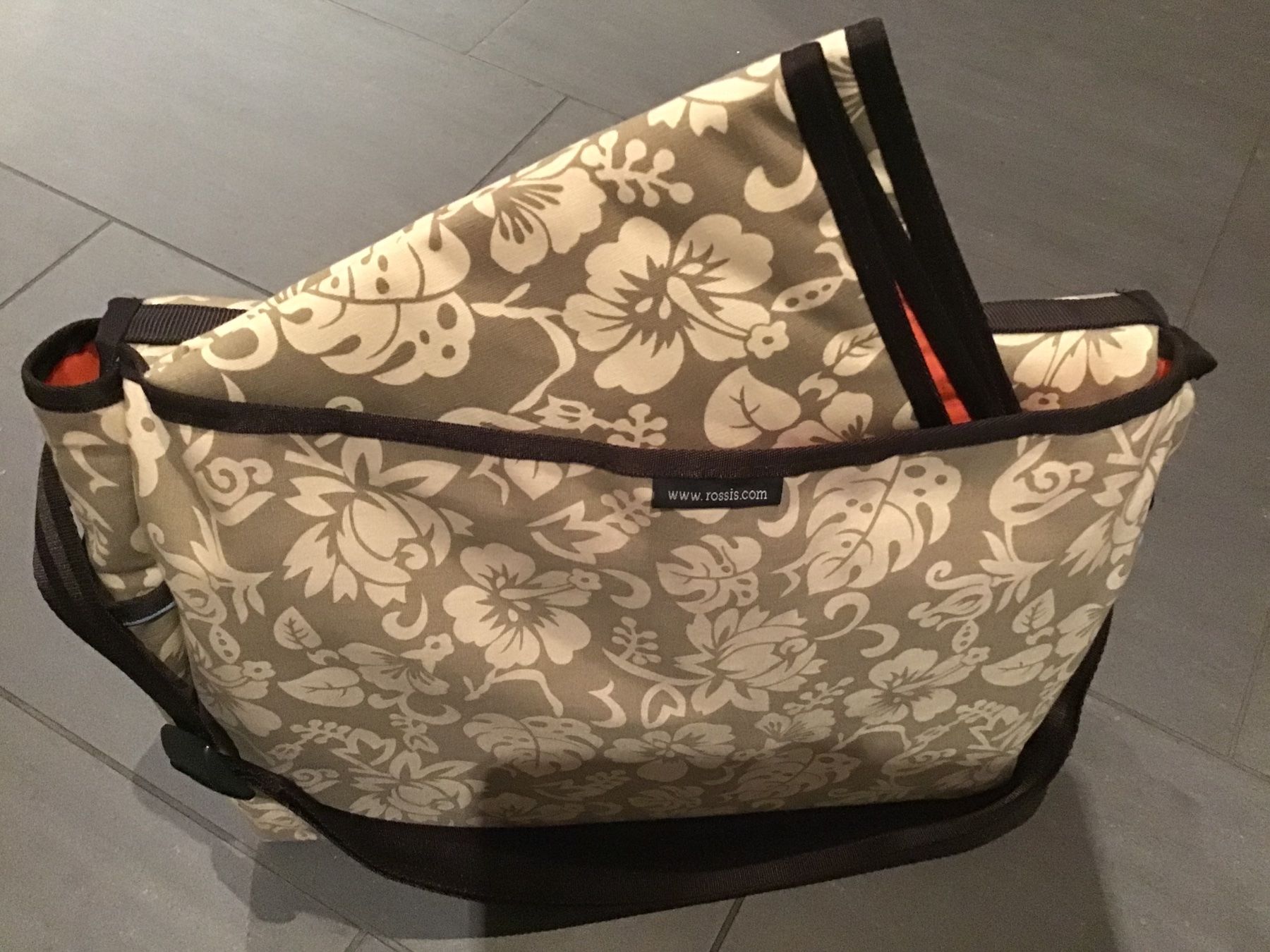Rossis Kindertaschen: Wickeltasche inkl. Wickelunterlage – Gebraucht aus Zeihen von coke.chips 3