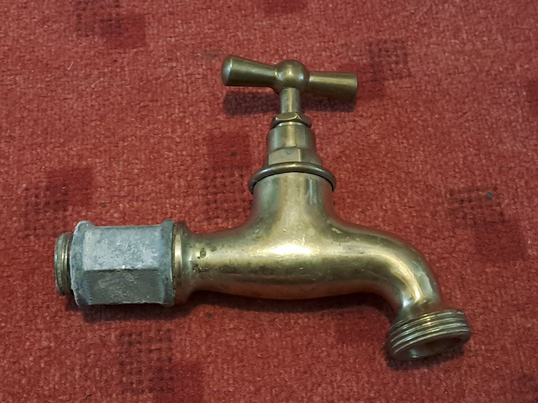 Rubinetteria: Wasserhahn aus Bunker – Usato da St.Gallen venduto da Infanteriewerk 1