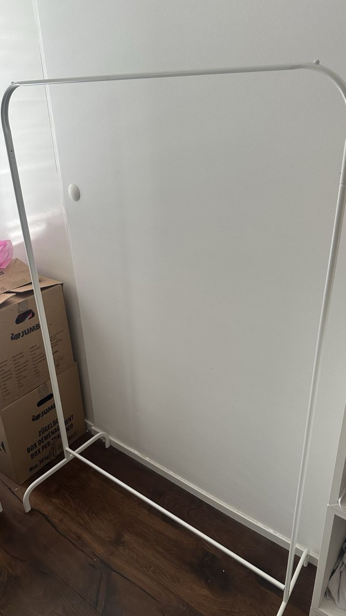 Garderobe: Kleiderständer weiss Metall – Gebraucht aus Oberrohrdorf von lar_f6dn