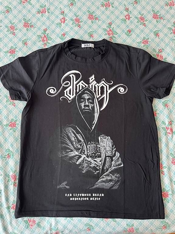 T-shirt: MAGLIETTA TUPAC – Usato da Caslano venduto da Dr.Bread