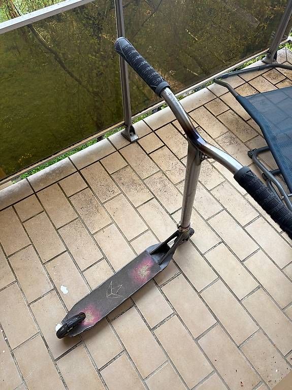 Kickboard: Trotinette freestyle – Usato da Neuchâtel venduto da nxt_yx7v