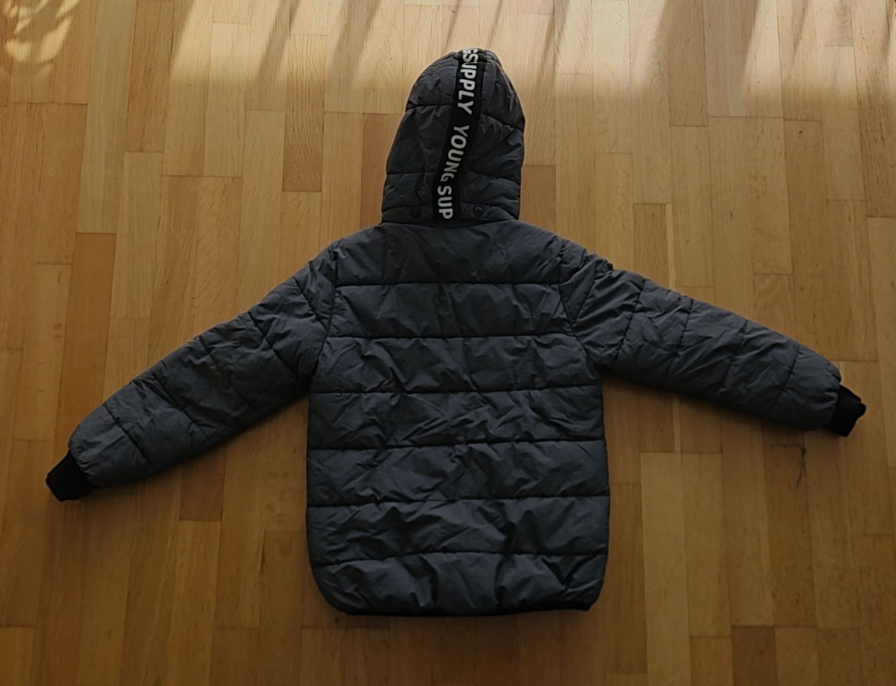 Jacken & Mäntel: Winterjacke Kind Grösse 134 – Gebraucht aus Utzenstorf von and_c8wy 1