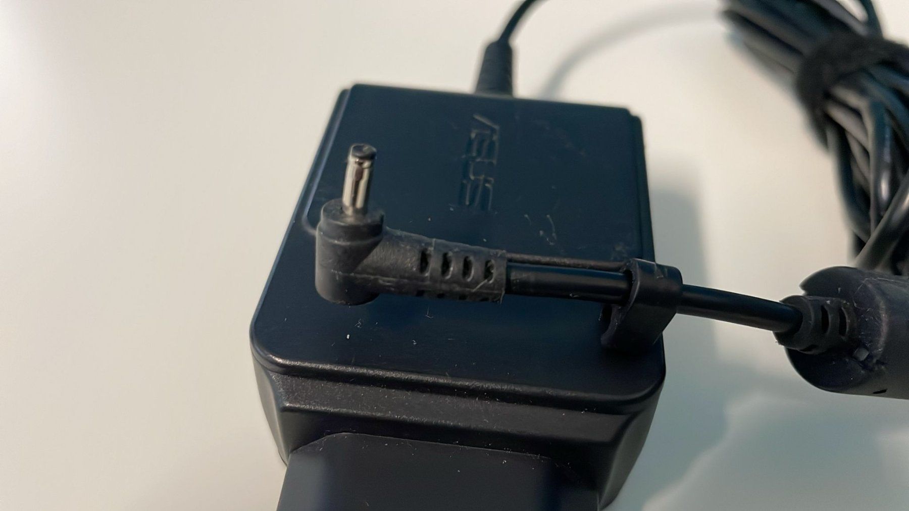 Caricabatterie: Alimentatore Asus exa1004eh 19V 1.58A – Usato da Agno venduto da CS-Computer