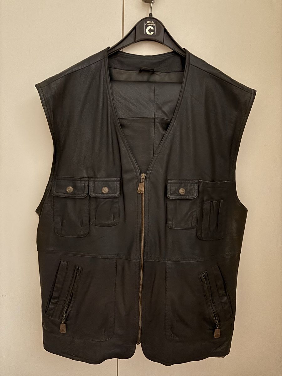 Gilets: Leder Weste schwarz Grösse 52 – D'occasion à Bellach par Legdance 1
