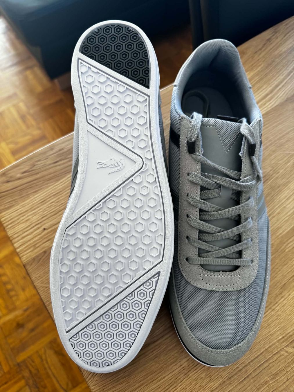 Lacoste Herrenschuhe: Baskets Lacoste gris clair,  T 46 neuves – Neu und originalverpackt aus Monthey von Chez-Dani-81 1