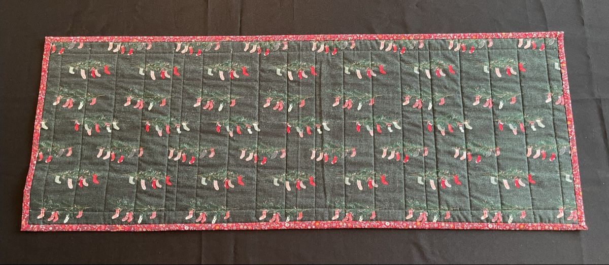 Alle Dekorationen: Chemin de table de Noël patchwork  – Neu und originalverpackt aus La Chaux-de-Fonds von NathalieM07 5