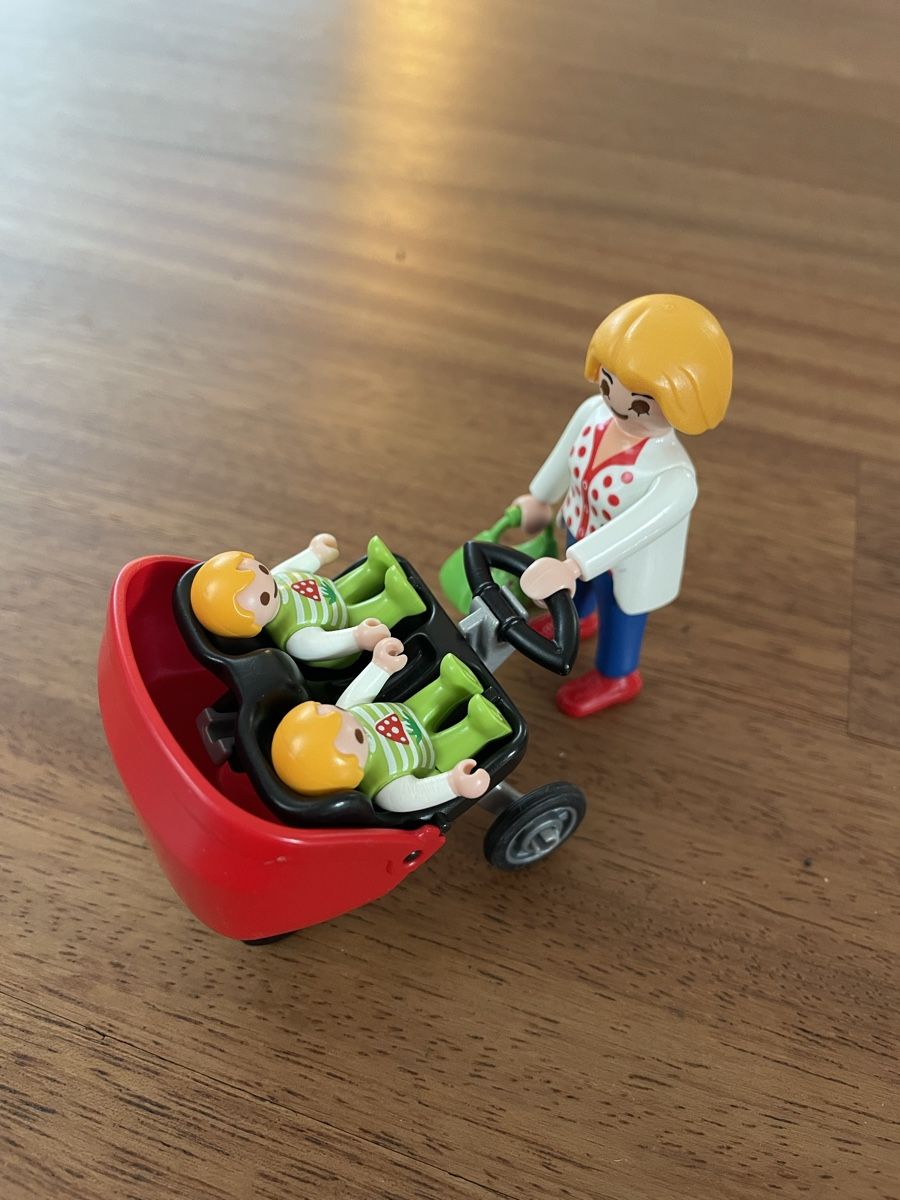 Playmobil Spielzeuge: Playmobil Mutter mit Kinderwagen Zwillinge  – Gebraucht aus Bonstetten von