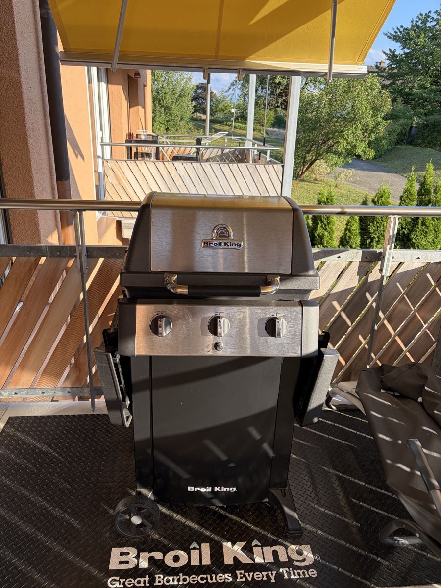 Griglie: Broil King Grill mit 3 Brennern, gebrauchter Zustand – Usato da Zumikon venduto da fbi10 1