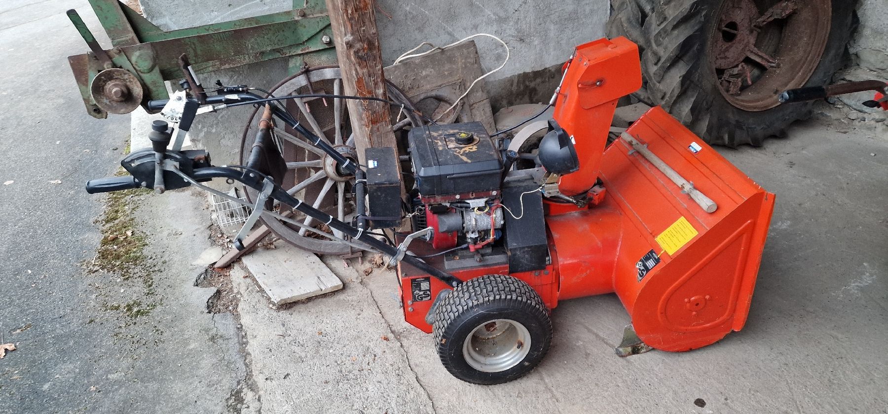 Tutte le macchine: Universal Schneefräse, 9 PS Vanguard – Usato da Tagelswangen venduto da Axel_36