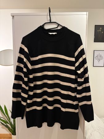 Strickpulli schwar und beige gestreift