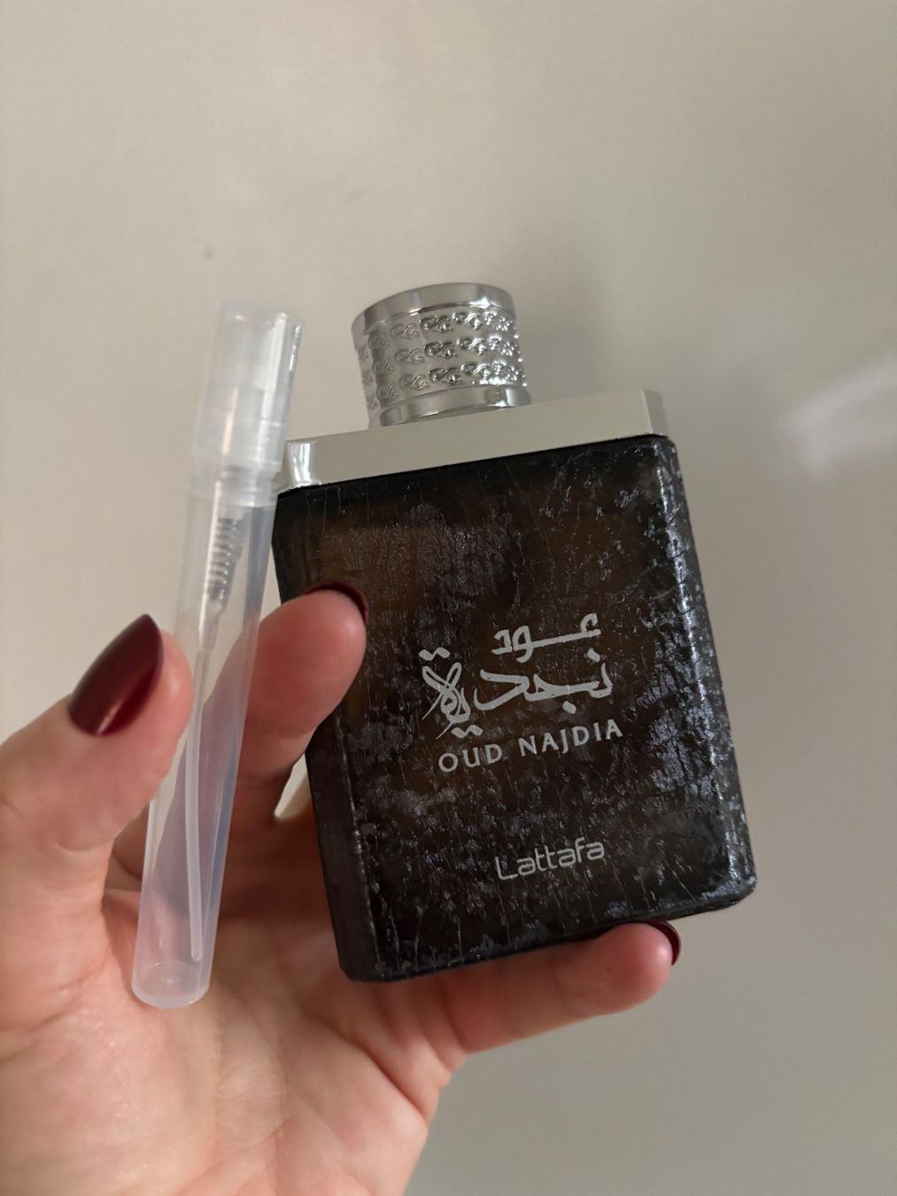 Lattafa Parfum & Eau de Toilette: Lattafa Oud Najdia EDP 5ml. – Gebraucht aus Zürich von deruja