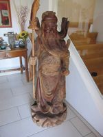 Massive geschnitzte Holz-Skulptur aus China, 20. Jahrhundert