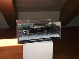 Mercedes Benz 250SE 1/43 Octopussy 007 James Bond