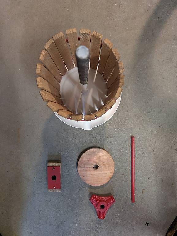 Tutte le macchine: Traubenpresse – Usato da Rickenbach b. Schwyz venduto da Planetus