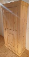 Antiker Tannenholz Schrank