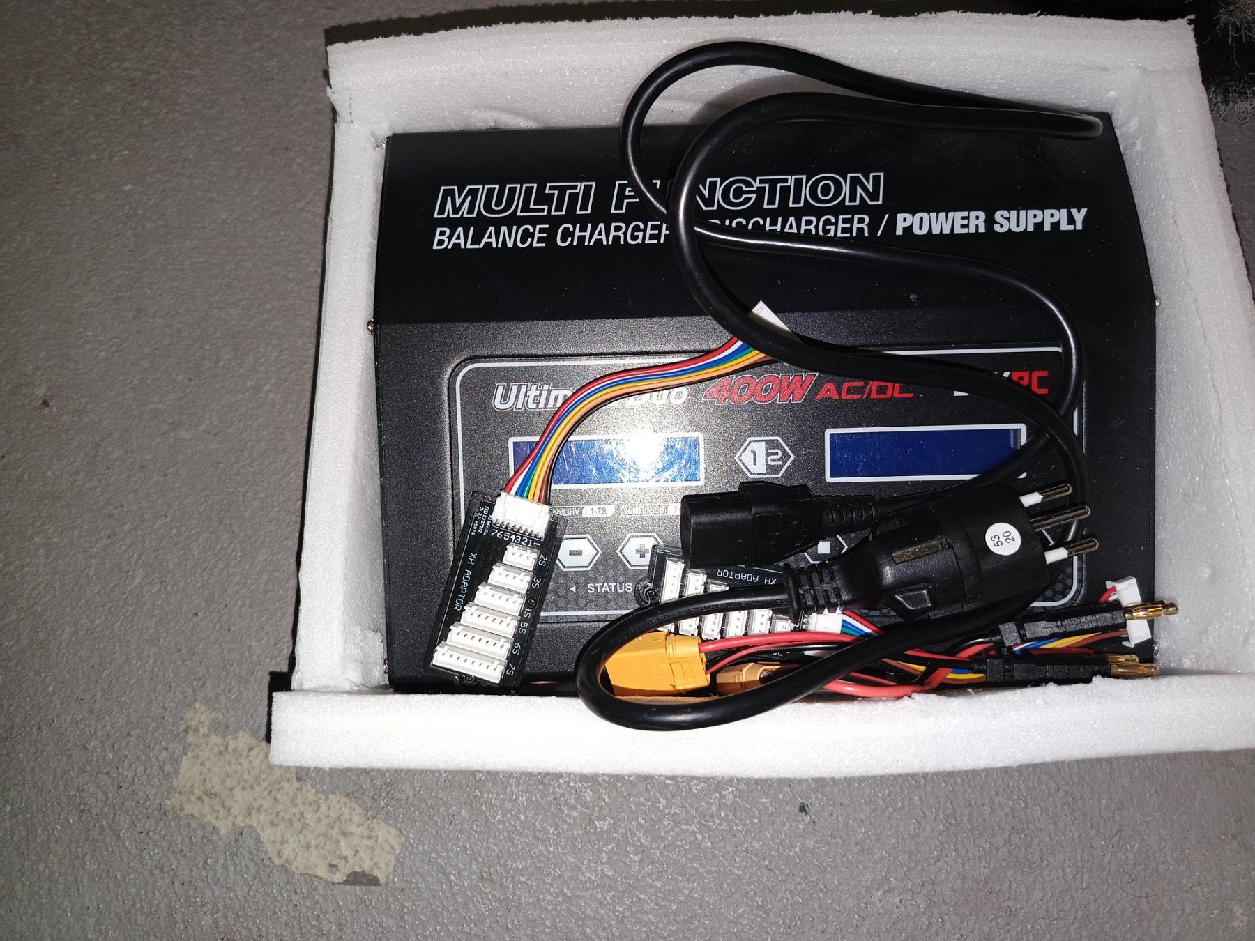 SkyRC Batterie, Caricabatterie & Alimentatori: Skyrc  2 x 400 w – Usato da Uznach venduto da Rzeljko