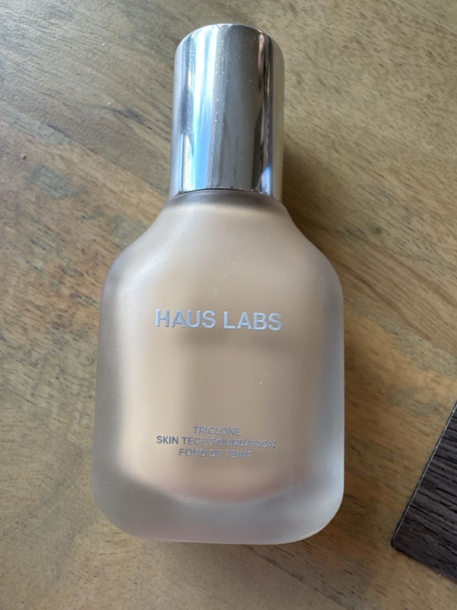 Haus Labs Make-up: Haus Labs Fiundation – Usato da Nussbaumen AG venduto da Moon1500