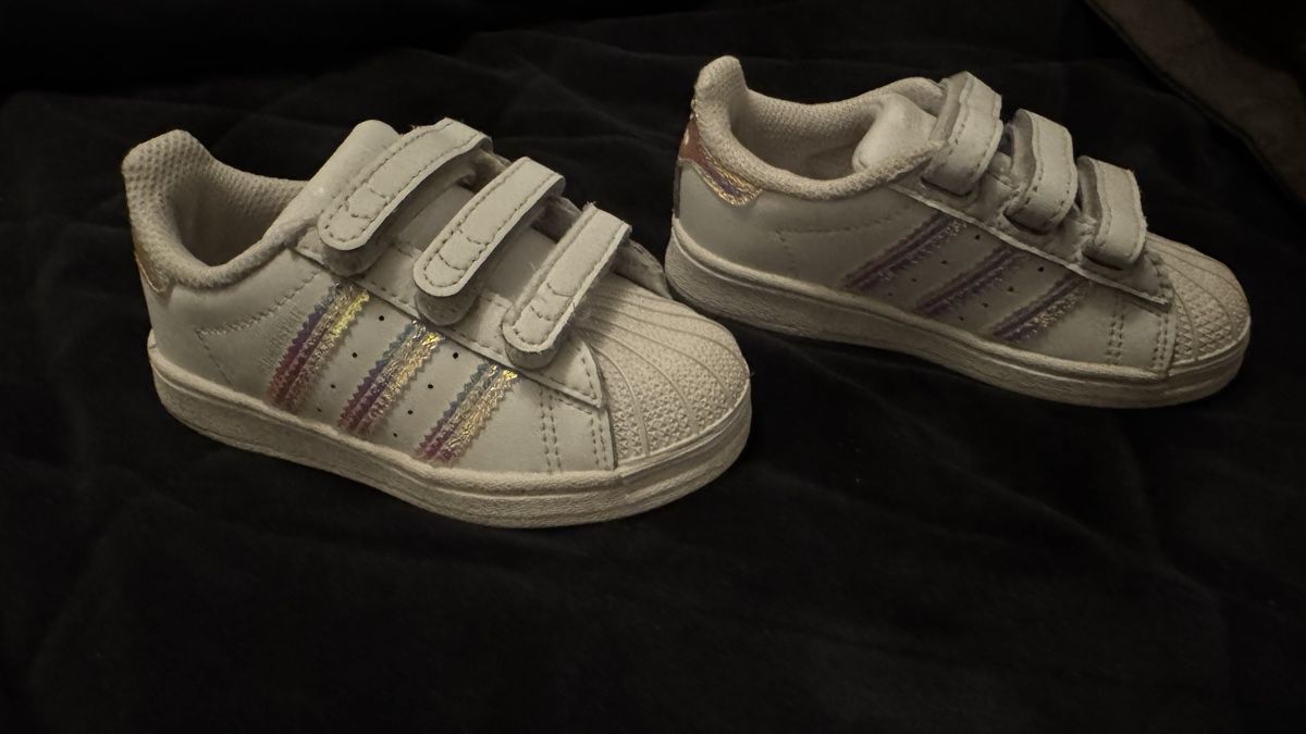 Adidas Scarpe per ragazze: Adidas shoes – Usato da Dietikon venduto da sar_f87k