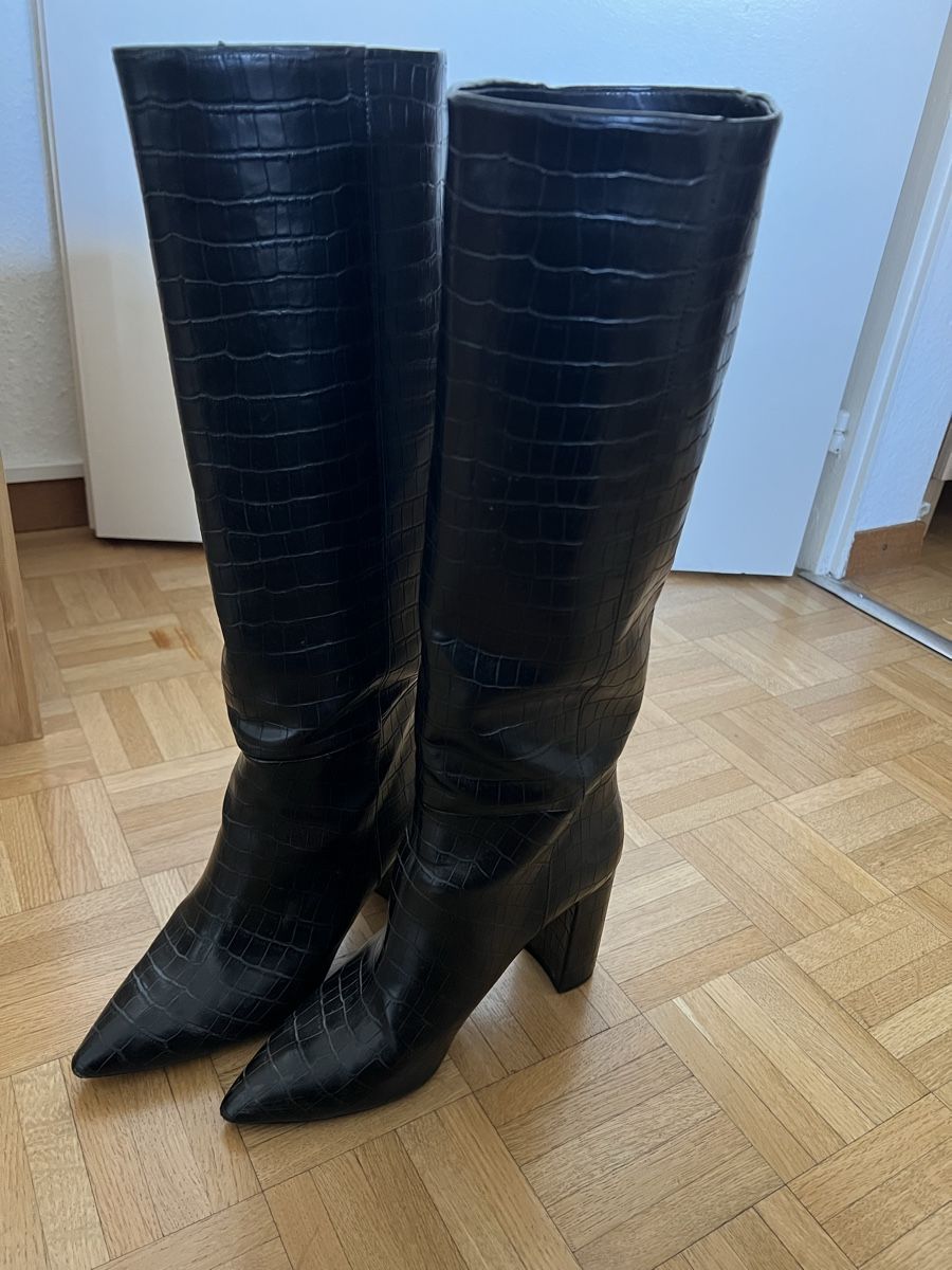 H&M Scarpe da donna: Bottes noir H&M – Usato da Vandoeuvres venduto da tif_nk52