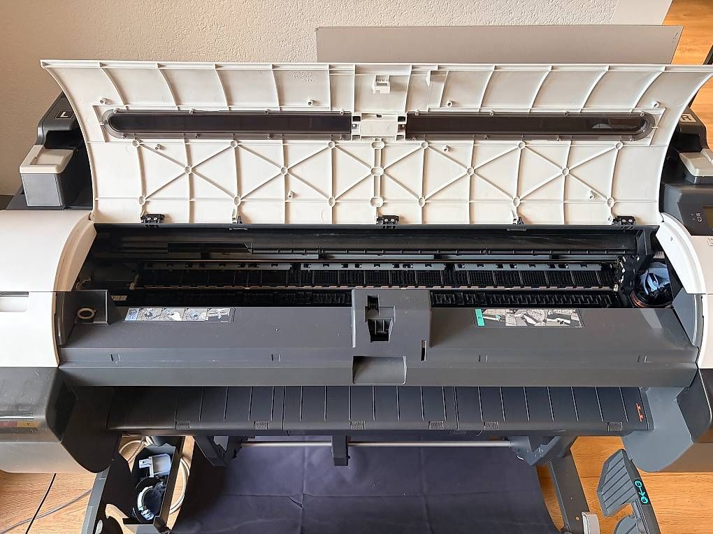 Canon Imprimantes: Canon imagePROGRAF iPF765  Plotter A0 / 36" + cartouches – D'occasion à Collombey par malik.bkn 4