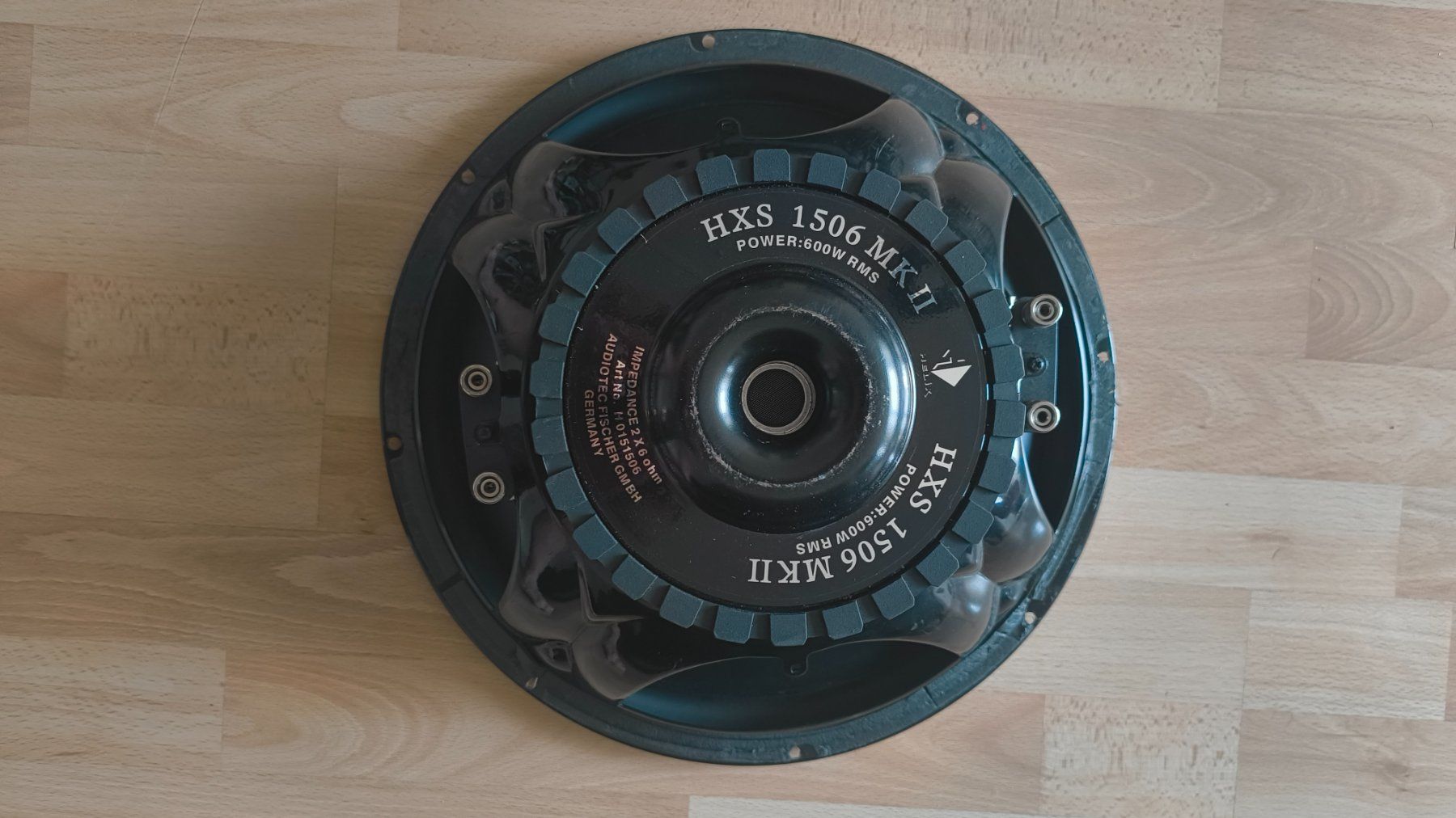 Helix Lautsprecher: Subwoofer Helix HXS 1506 MK 2 15" – Gebraucht aus Adliswil von Seve177 1